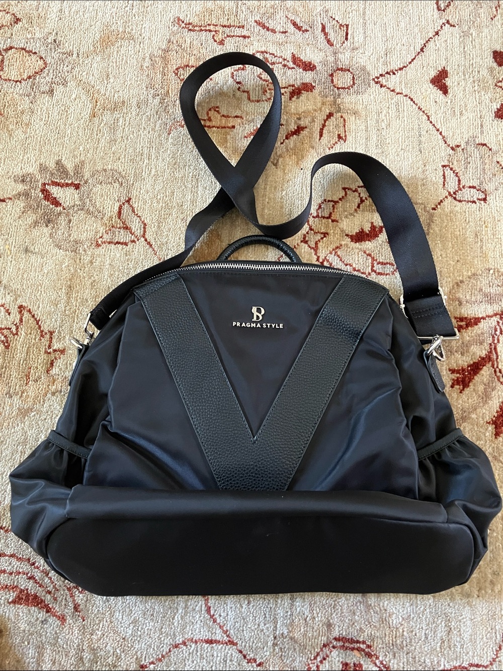 Women’s multi purpose travel bag